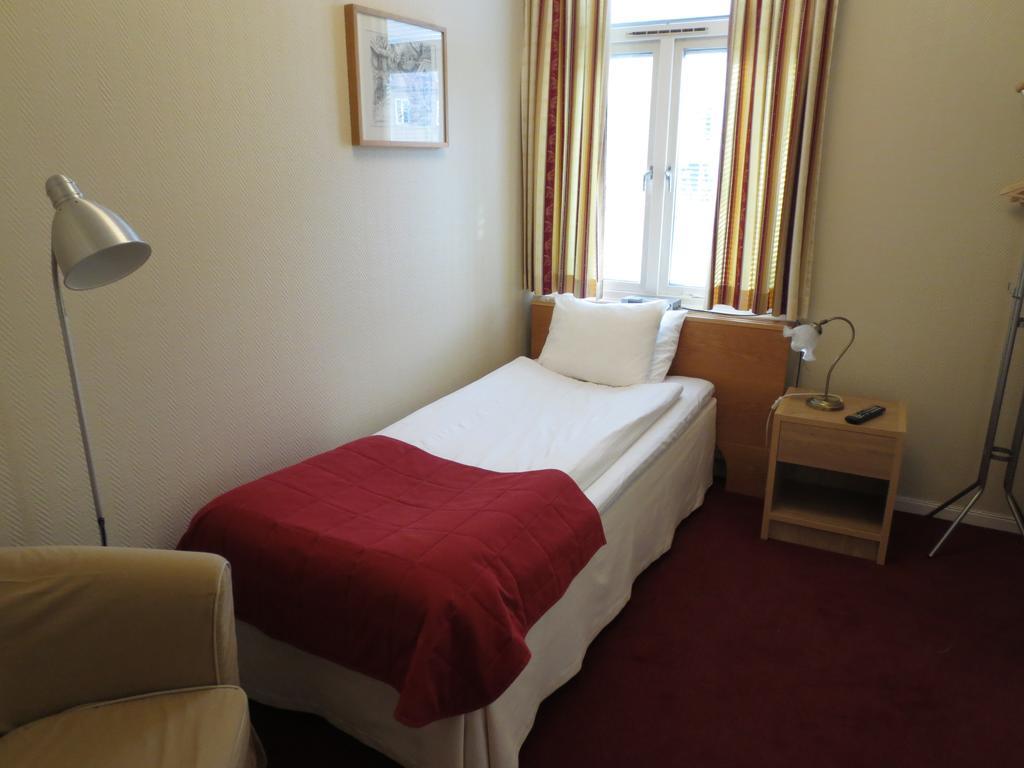 Hotell S:T Olof Falköping Oda fotoğraf